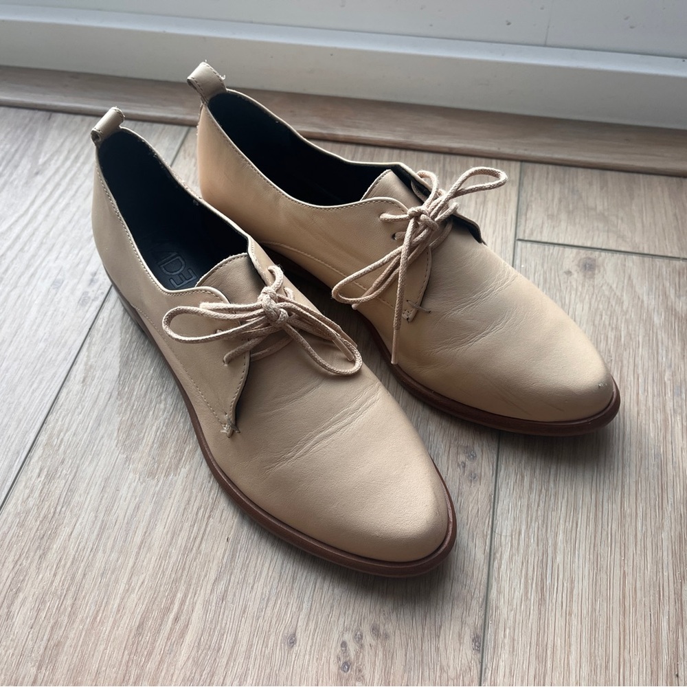 M4D3 Cream Lace-Up Leather Shoes